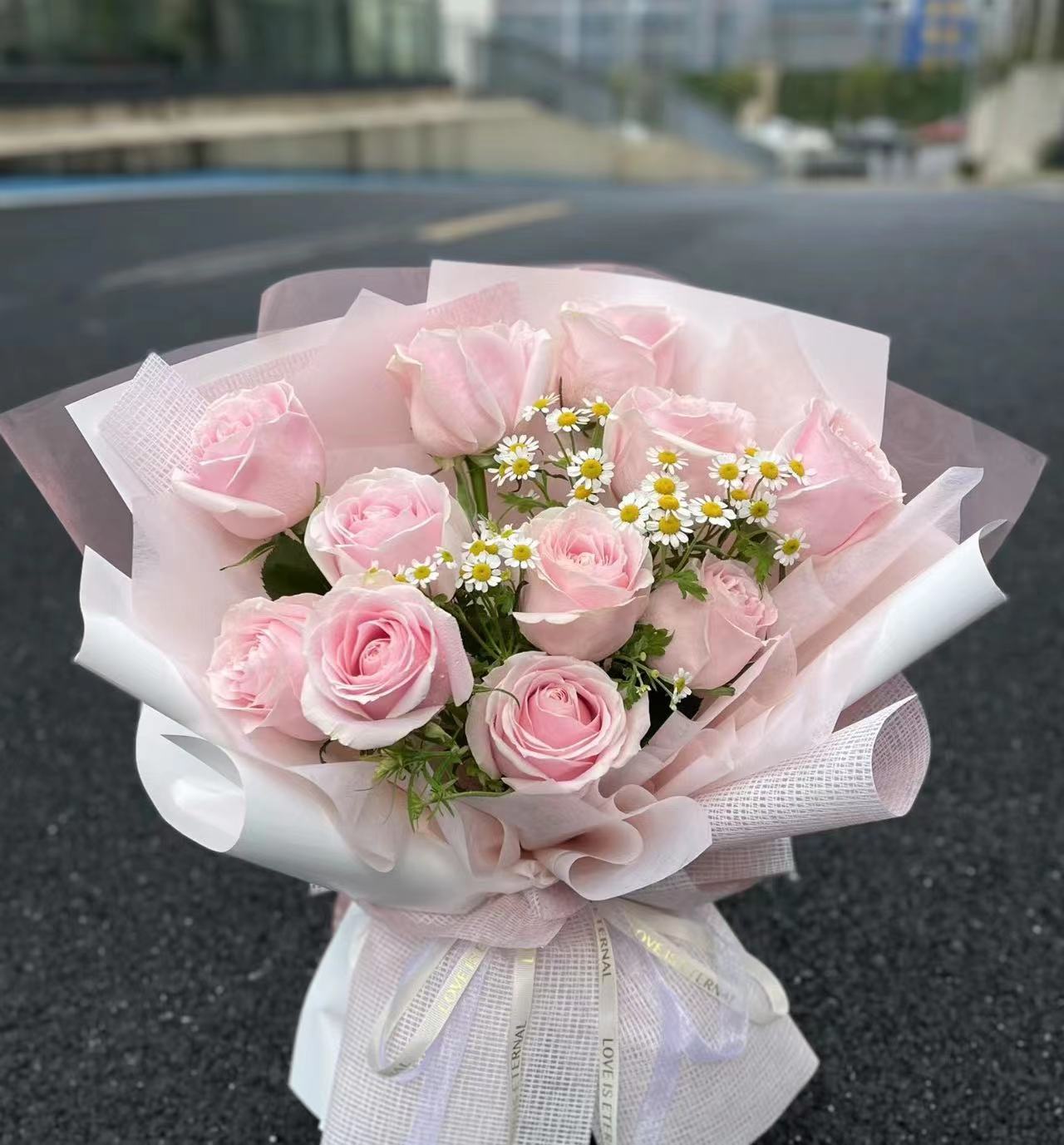 pink roses bouquet